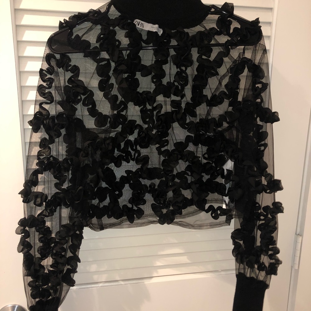 ZARA 3/4 length mesh top w/ ruffle detail